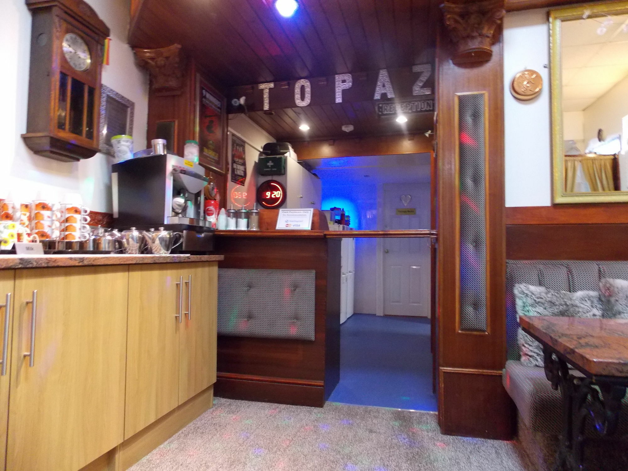 Topaz 블랙풀 외부 사진